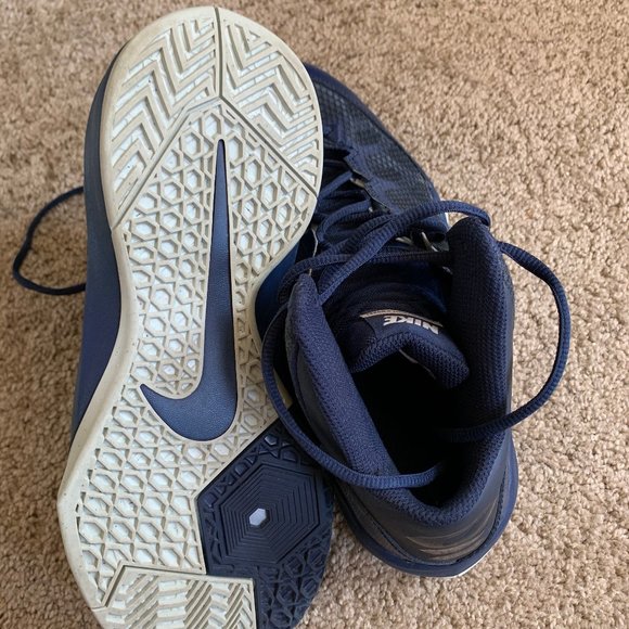 Nike Basketball Shoes - Picture 2 of 4